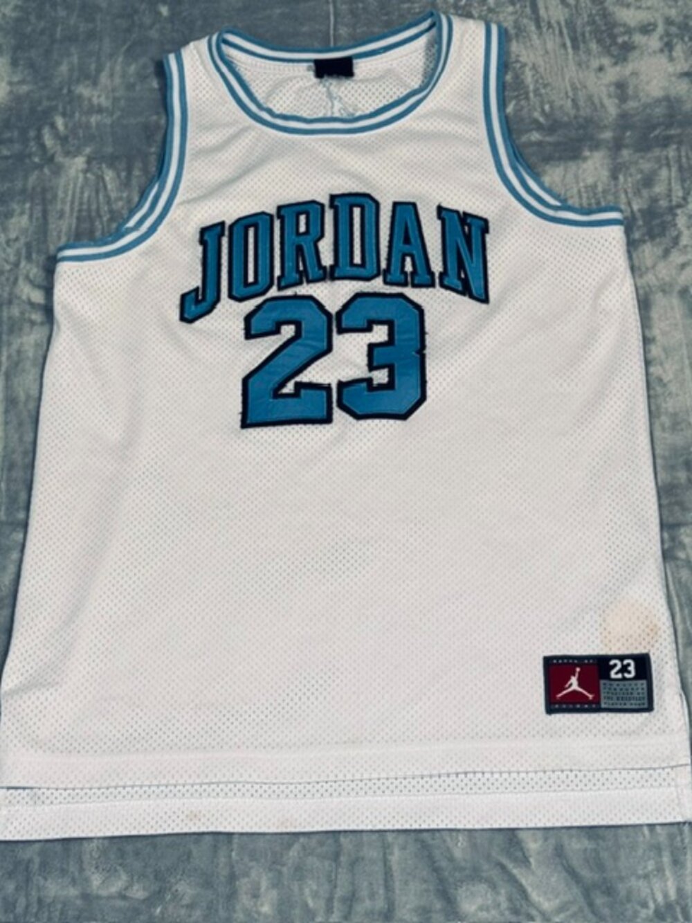 Jordan 23 Basketball Jersey Youth XL White University Blue Jumpman Mesh